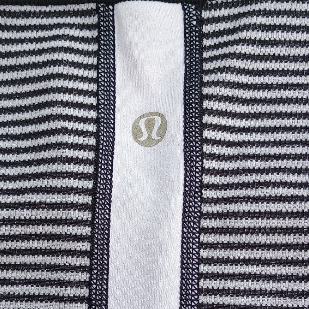 Lululemon Runder Under Long Sleeve Top Reversible Wear 2 Ways!  EUC - Picture 4 of 7